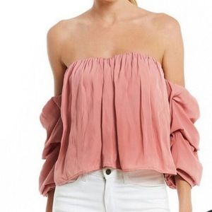 NWOT Gianni Bini off the shoulders top